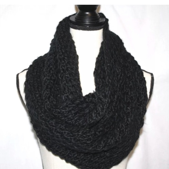 Chunky Basket Weave Knit Infinity Loop Snood Scarf - Picture 6 of 11